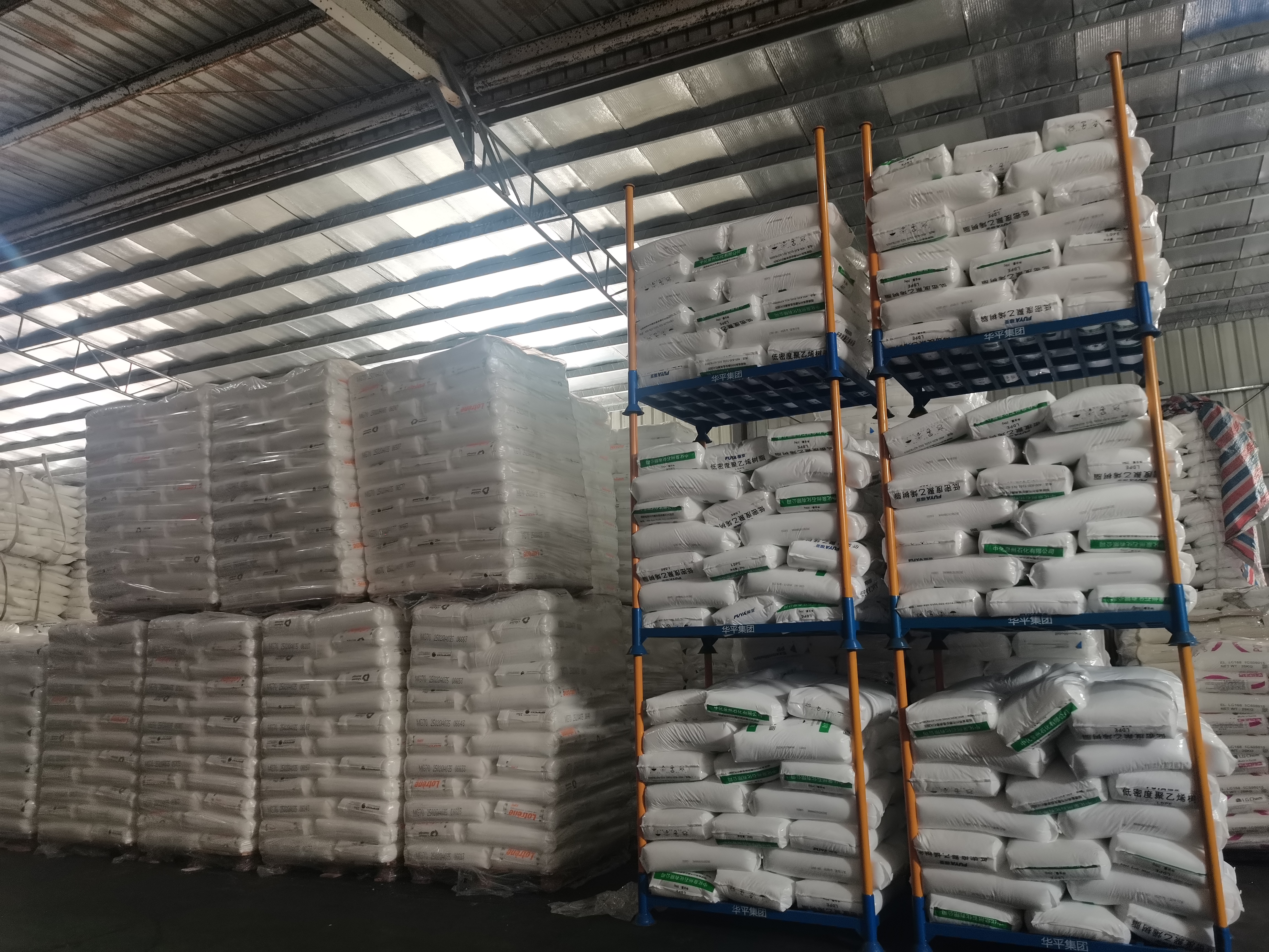 进口塑胶粒仓储运输